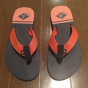 Sperry flip flops